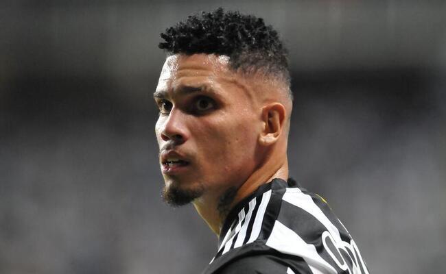Paulinho no marcou no primeiro clssico contra o Cruzeiro