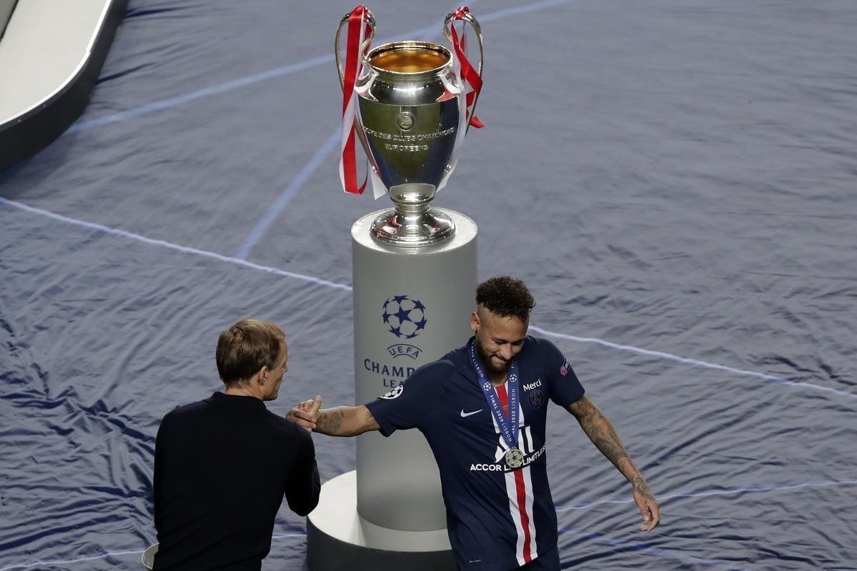 Brasileiro Neymar, do PSG, ficou muito abalado com a perda da Liga dos Campeões para o Bayern de Munique. Na final, em Lisboa, alemães venceram por 1 a 0, gol de Coman