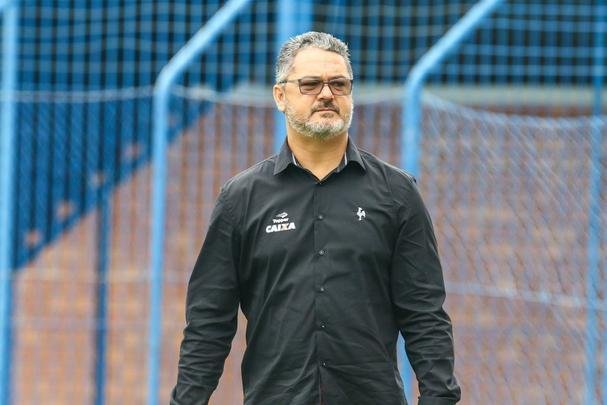 Imagens do empate entre Avaí e Atlético, na Ressacada