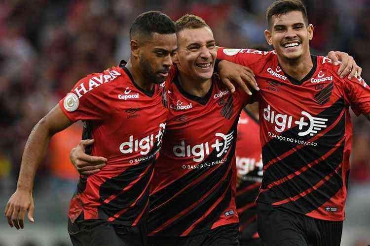 13 - Athletico-PR: R$ 553.900.000,00