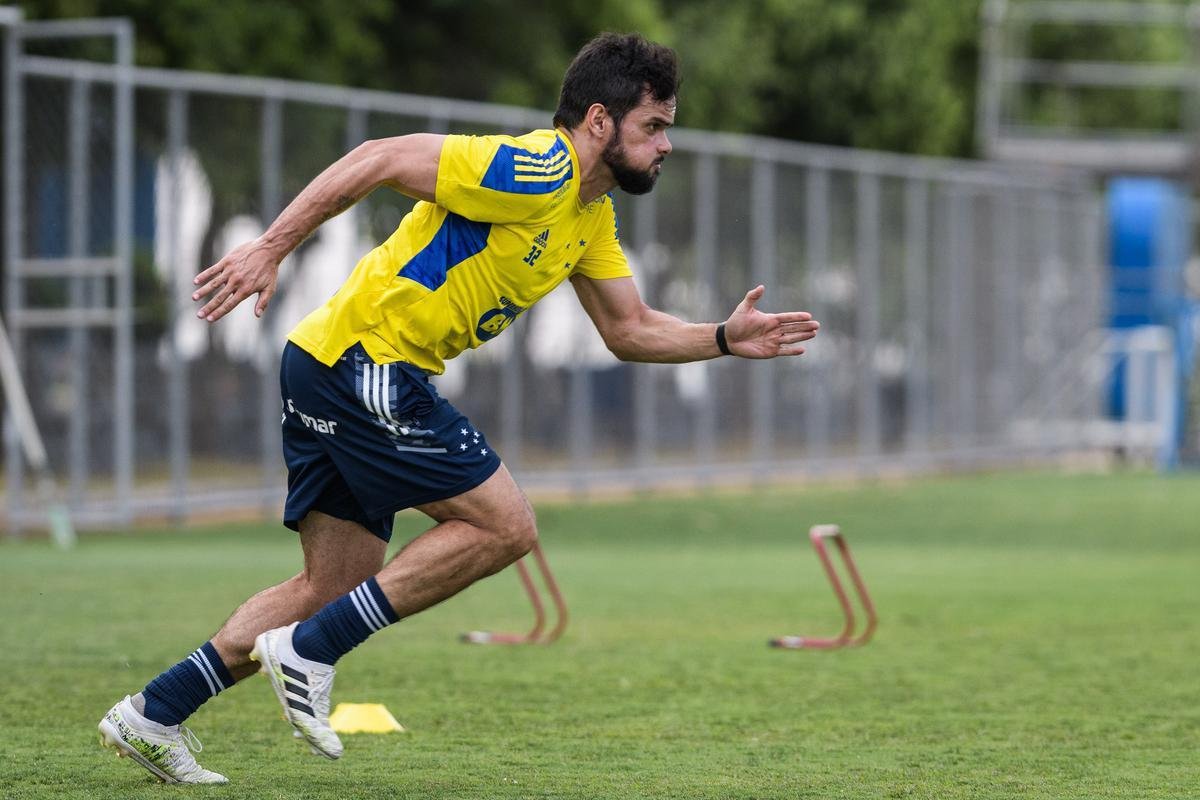 Fotos do treino do Cruzeiro na Toca da Raposa II nesta segunda-feira