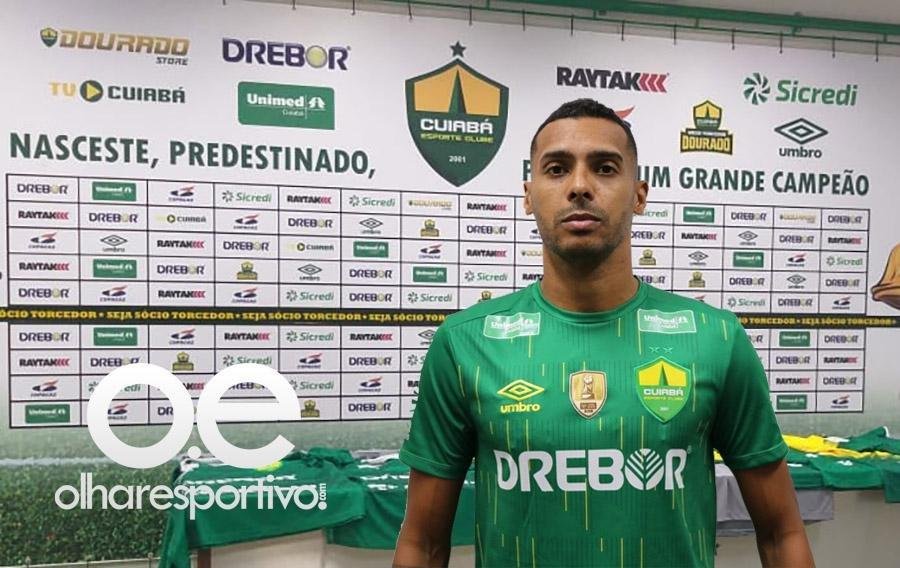 O atacante Elton marcou 9 gols em 24 jogos pelo Cuiab, que ficou em 4 na Srie B, com 61 pontos, e subiu  primeira diviso.