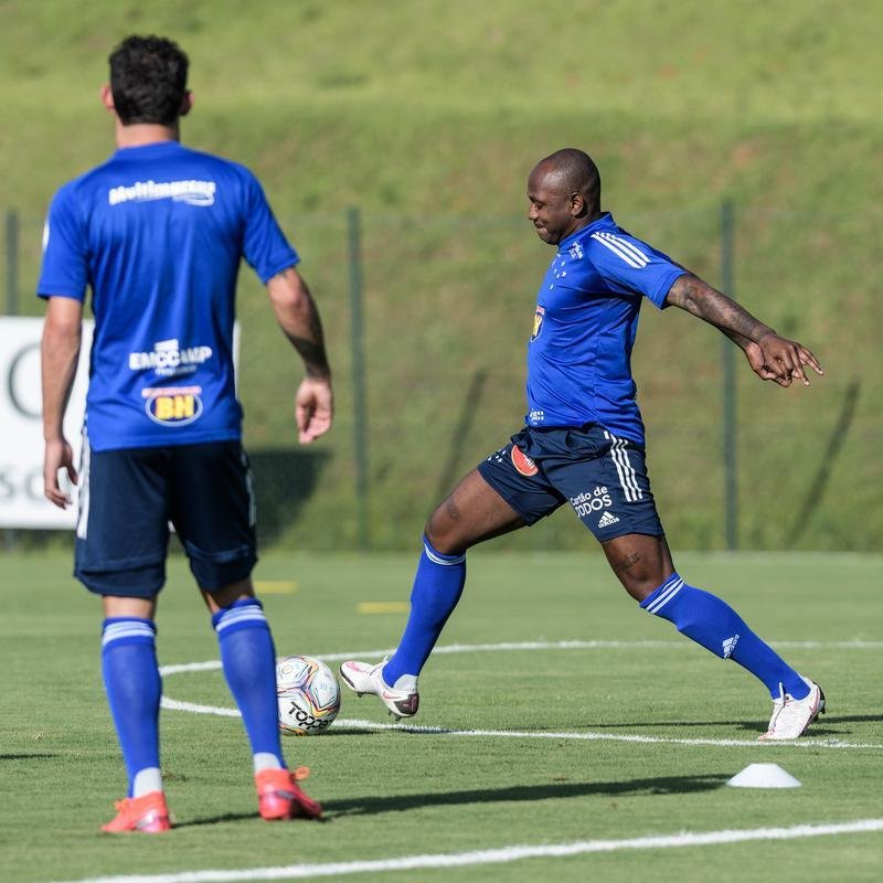 Em Atibaia, Cruzeiro iniciou preparao para o duelo diante da Ponte Preta