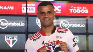 Alisson relembra jogo pelo Cruzeiro durante apresentação no São Paulo
