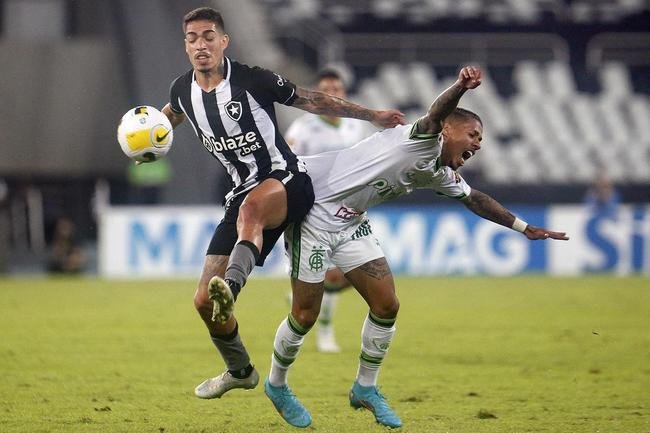 Fotos da partida entre Botafogo e Amrica, pelo duelo de volta das oitavas de final da Copa do Brasil. Jogo foi realizado nesta quinta-feira (14), no estdio Nilton Santos, na cidade do Rio de Janeiro.