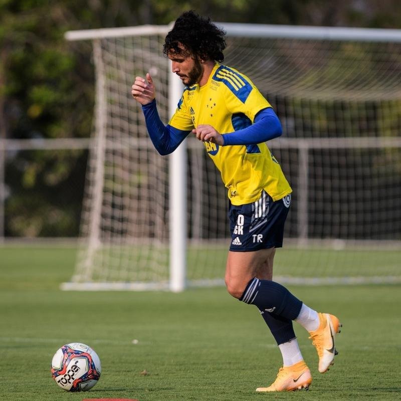Fotos do treino do Cruzeiro na Toca da Raposa II nesta segunda-feira