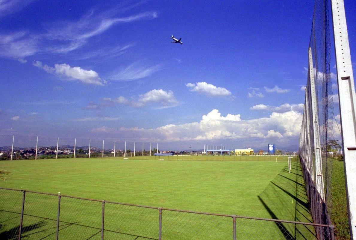 Fotos da Toca da Raposa II em 2003, um ano aps sua inaugurao, perodo em que era referncia no Brasil em centros de treinamento