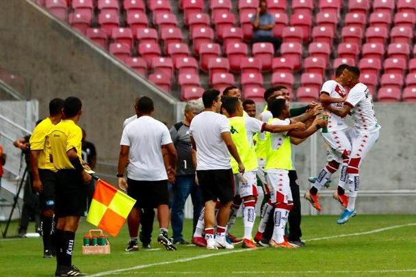 Partida entre Sport e Vitria, na Arena de Pernambuco, pela Copa do Nordeste