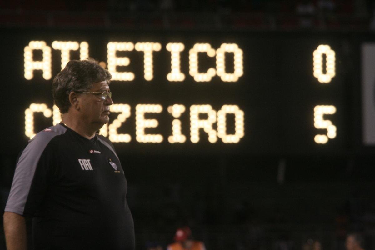 Uma goleada inesquecvel sobre o ocorreu na final do Campeonato Mineiro de 2008. No jogo de ida da deciso, o Cruzeiro superou o Atltico por 5 a 0, no Mineiro. Os gols foram de Marcelo Moreno (duas vezes), Marcos (contra), Ramires, Guilherme e Wagner. 
