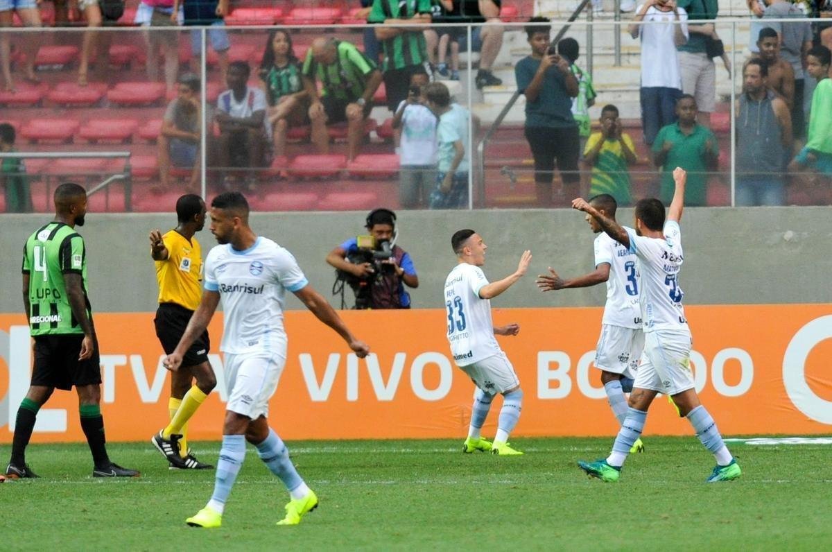 Fotos de América x Grêmio, neste sábado (20/10), no Independência, pela 30ª rodada do Campeonato Brasileiro