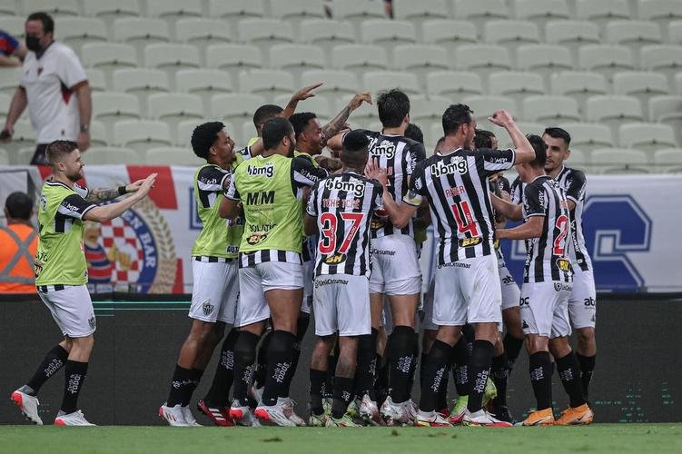 Diego Costa e Hulk marcaram os gols da vitória do Atlético por 2 a 1 sobre o Fortaleza, no Castelão