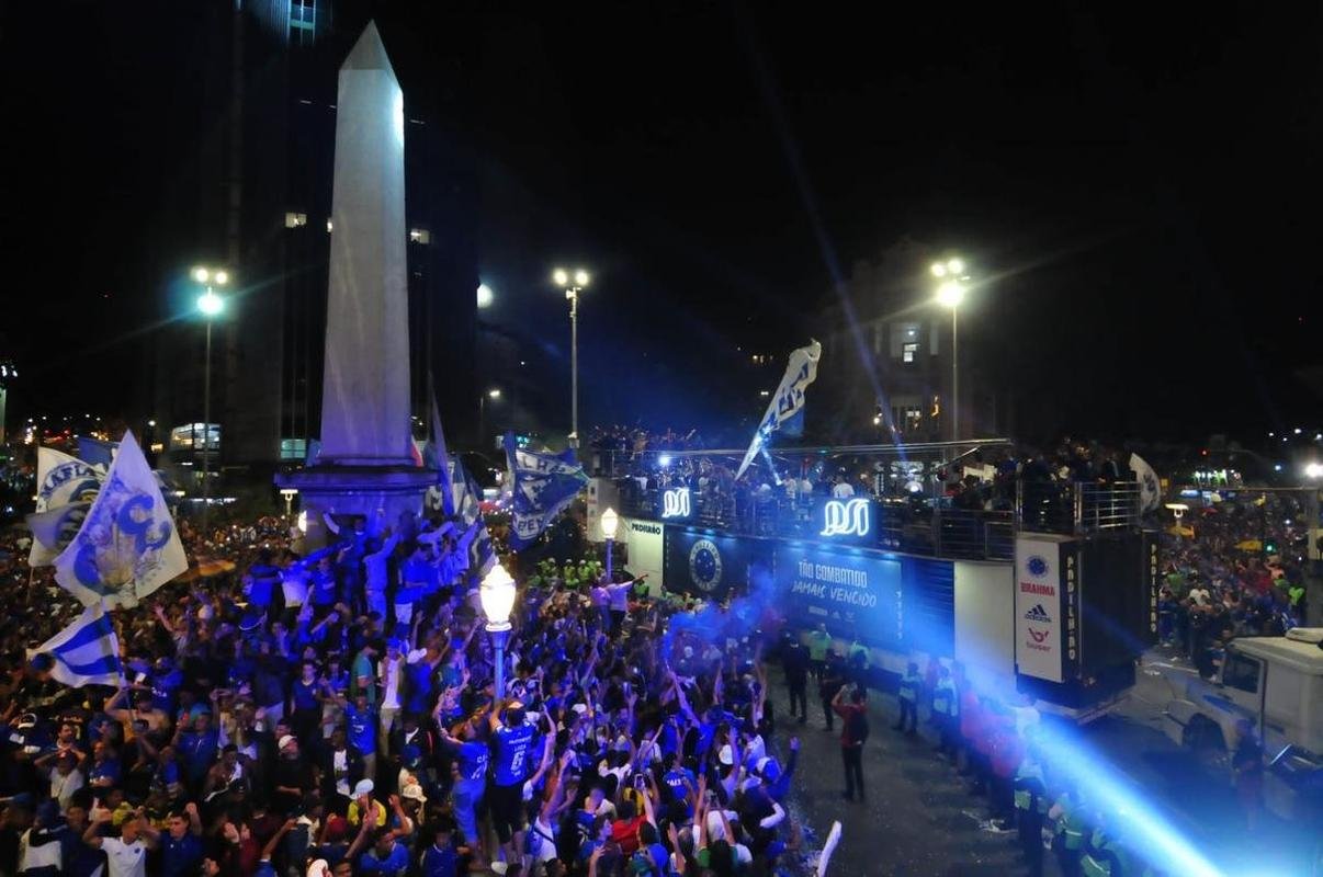 Festa do Cruzeiro na Praa 7 de Setembro, em Belo Horizonte, em comemorao ao acesso  Srie A do Campeonato Brasileiro de 2023
