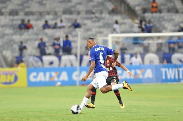 Cruzeiro e Atltico-PR jogaram no Mineiro pela terceira rodada do Grupo C da Primeira Liga