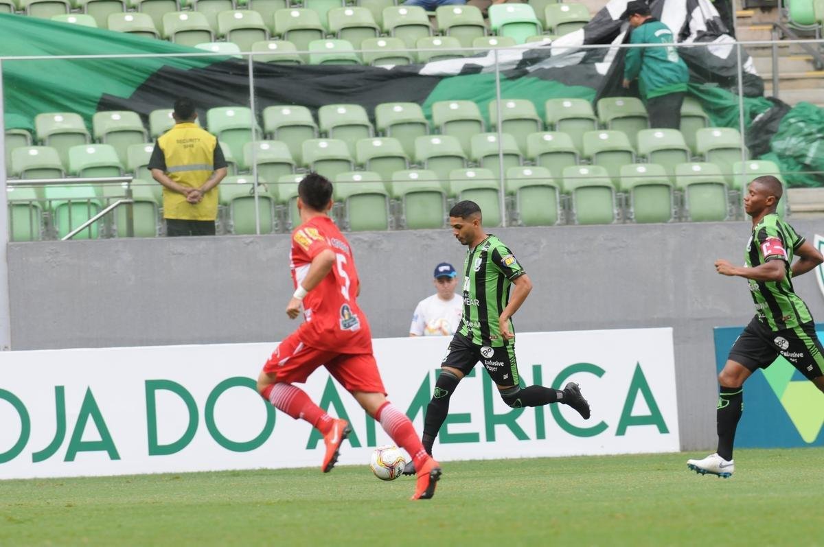 Fotos da vitria do Amrica sobre o Tombense, por 2 a 1, no Independncia, pela stima rodada do Campeonato Mineiro. Triunfo coloca Coelho na liderana do Estadual