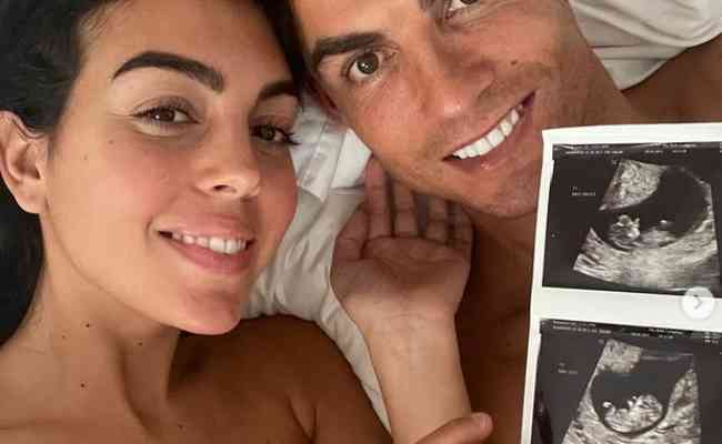 Georgina Rodrguez e Ronaldo apresentam imagens de ultrassom e anunciam chegada de gmeos 