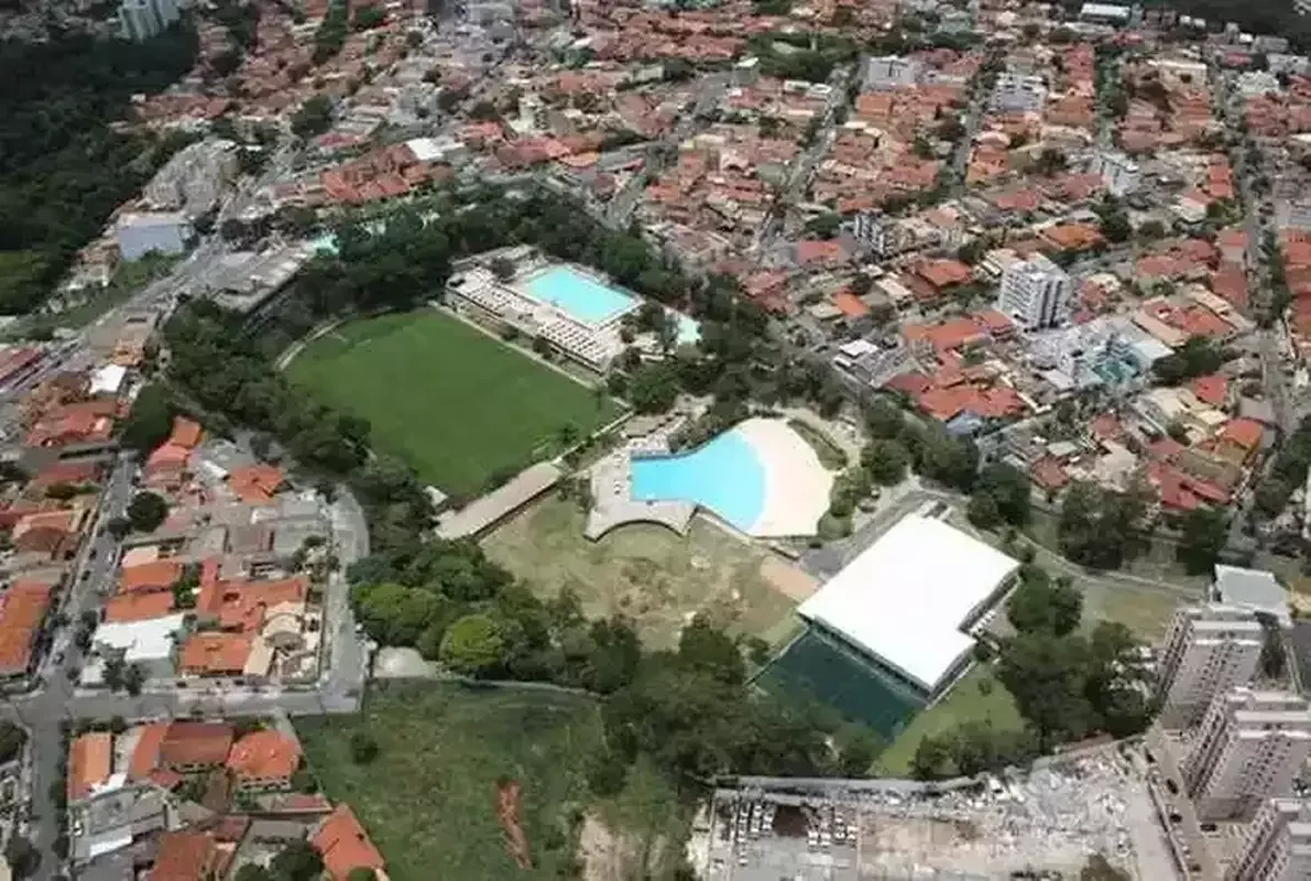 Vila Olmpica foi construda em 1973 e serviu como centro de treinamentos. Depois, virou um clube para associados 
