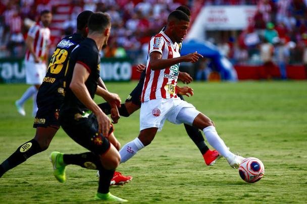 Nutico e Sport se enfrentaram nos Aflitos para o primeiro clssico do ano de 2020 no futebol brasileiro