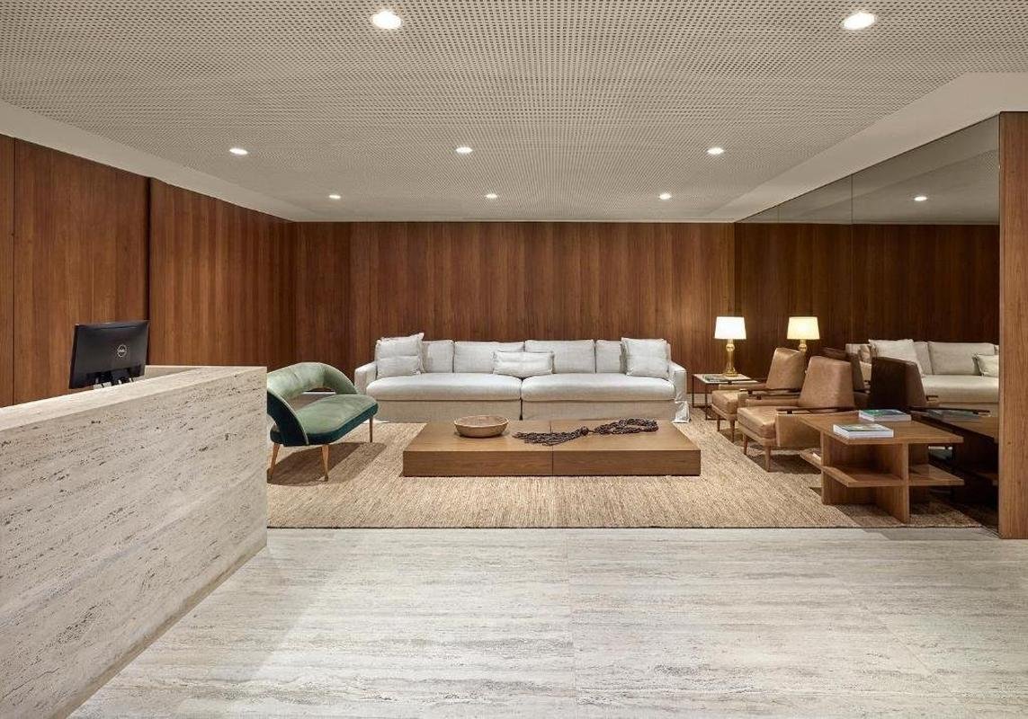 Luxuoso hotel Fasano  a 'casa' de Ronaldo em Belo Horizonte. Dono de 90% da SAF do Cruzeiro se hospeda sempre no local e realiza reunies com sua equipe e parceiros. 