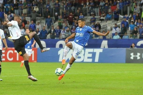 Fotos de Cruzeiro x Corinthians, no Mineiro, pela oitava rodada do Campeonato Brasileiro