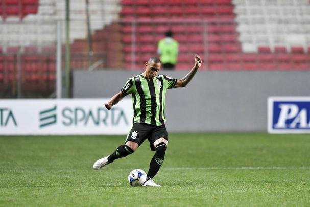 Fotos do jogo entre América e Operário