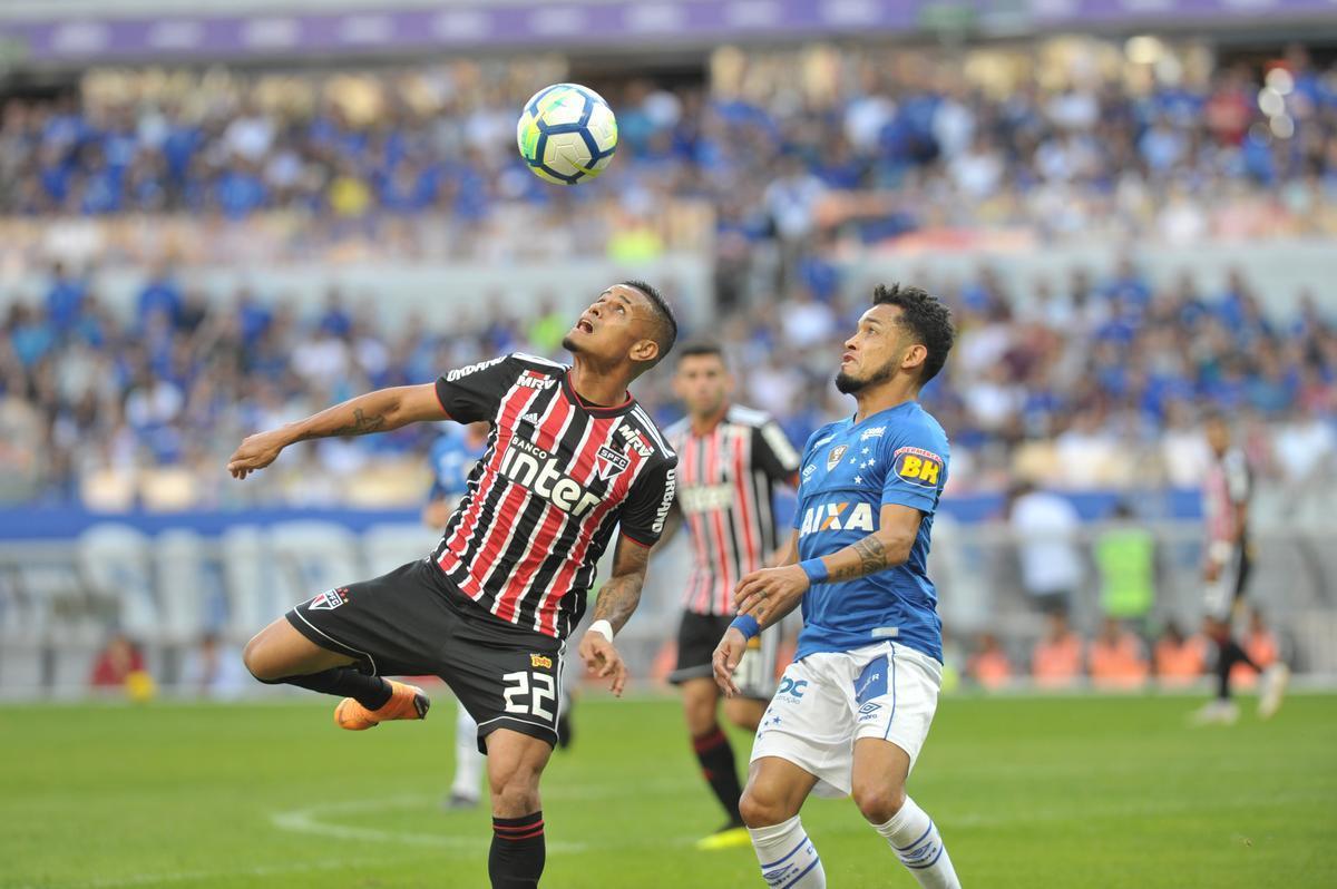 Fotos do jogo entre Cruzeiro e So Paulo