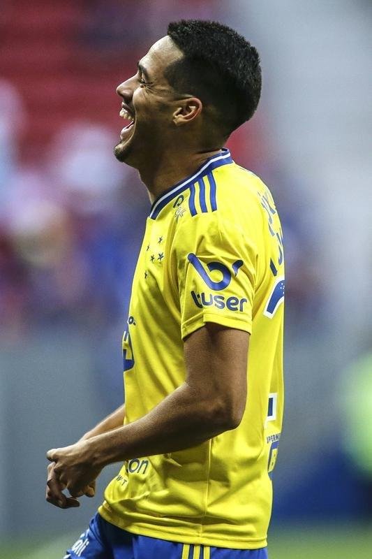 Fotos da partida entre Cruzeiro e Chapecoense, pela 24 rodada da Srie B do Campeonato Brasileiro. O jogo foi realizado neste sbado (13), no estdio Man Garrincha, em Braslia.