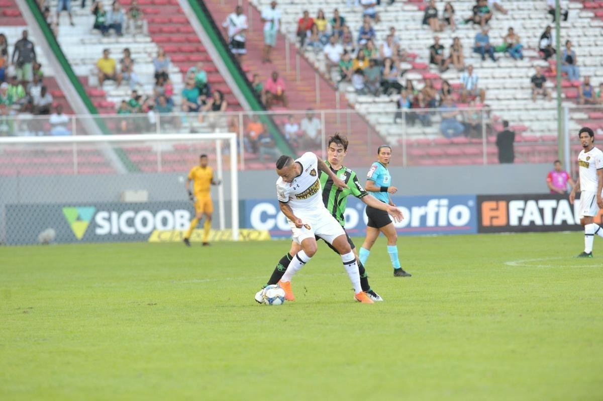 Amrica chegou ao gol no segundo tempo, em chute cruzado de Ademir: 1 a 0