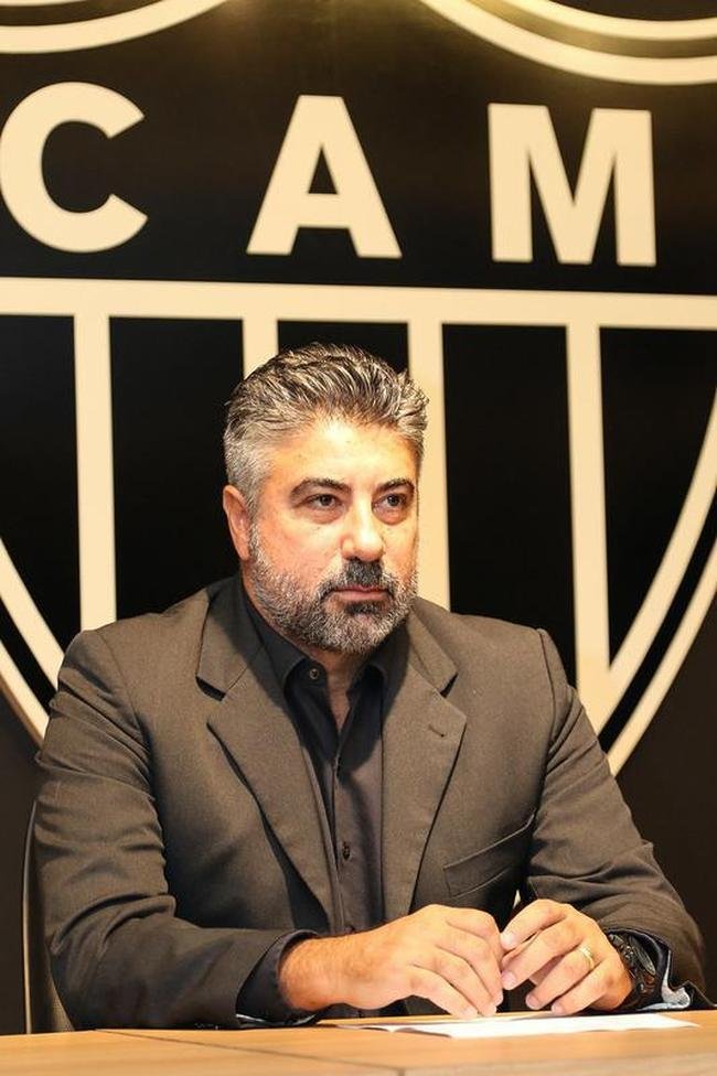 Alexandre Gallo - Quando Srgio Sette Cmara venceu a eleio presidencial no Atltico, Alexandre Gallo foi nomeado para comandar o futebol do clube. Ele assumiu em dezembro de 2017 e ficou at outubro de 2018. Em seu perodo de gestor de futebol no Atltico, Gallo contratou 18 jogadores. Ele deixou o clube aps uma srie de resultados ruins.