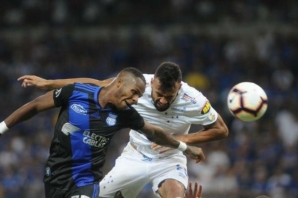 Equipes se enfrentaram pela sexta rodada do Grupo B da Copa Libertadores