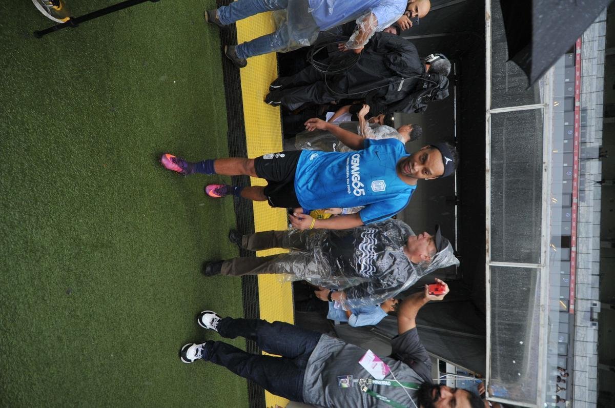 Fotos do 'Game of Dreams', jogo festivo dos Amigos do Ronaldinho contra os Amigos do Penta