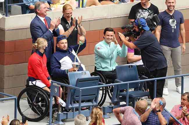 Eles foram homenageados durante a final masculina entre Novak Djokovic e Daniil Medvedev, vencida pelo russo