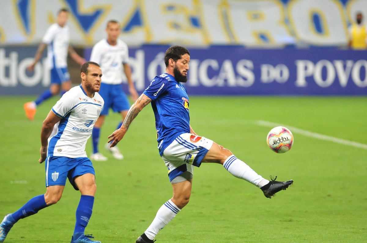 Fotos do jogo entre Cruzeiro e Ava, no Mineiro, pela 11 rodada da Srie B do Brasileiro