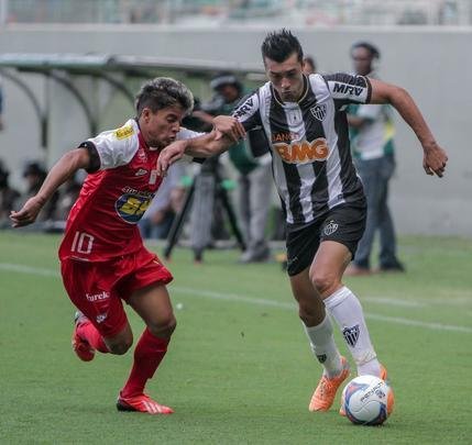 Dátolo - Contratado em 2013, o meia começou 2014 jogando como lateral-esquerdo. Pouco depois, voltou a atuar na sua função de origem e foi fundamental para o título da Copa do Brasil daquele ano