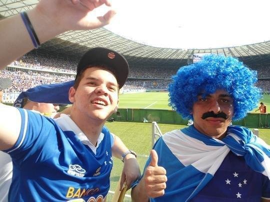 Vincius Peruca Azul direto de Paracatu Mg viajei 600 km s pra ver o Cruzeiro  