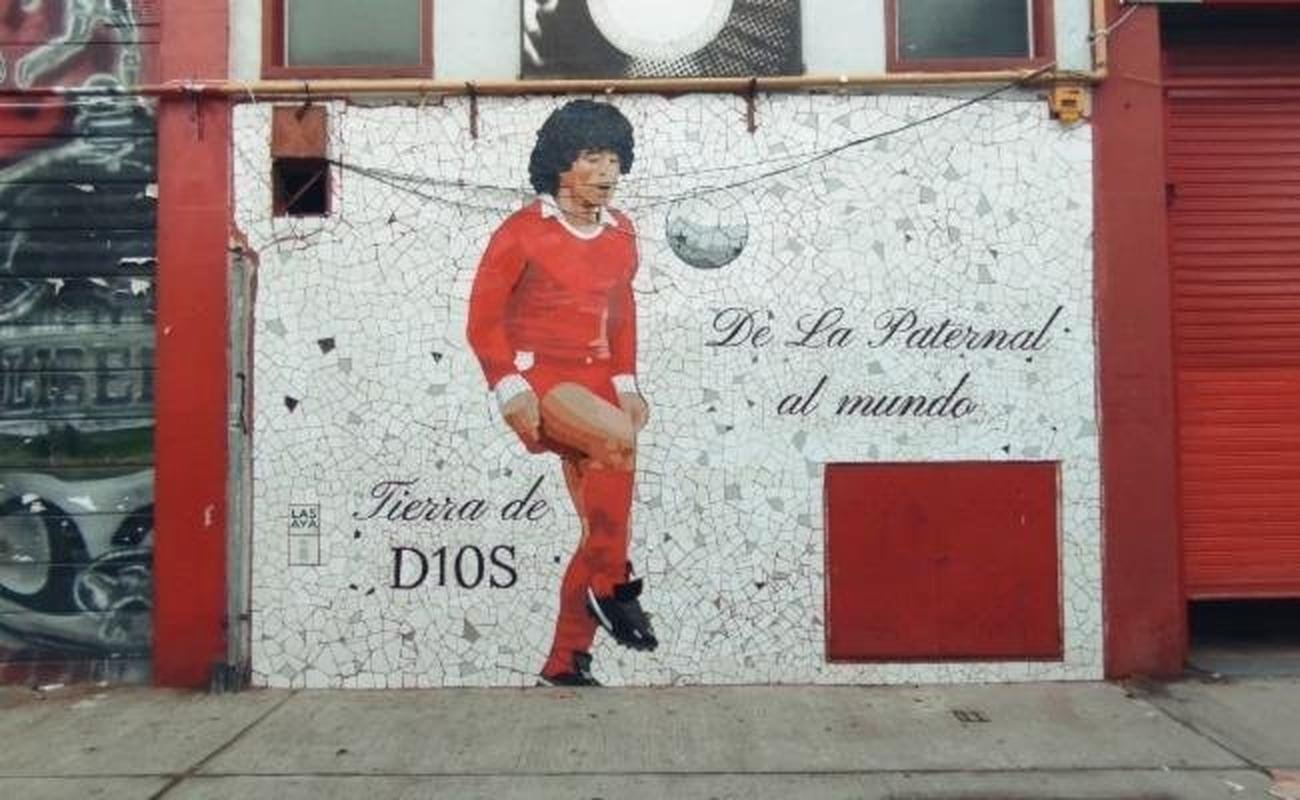 Pintura nos muros do estdio Diego Armando Maradona, em Buenos Aires