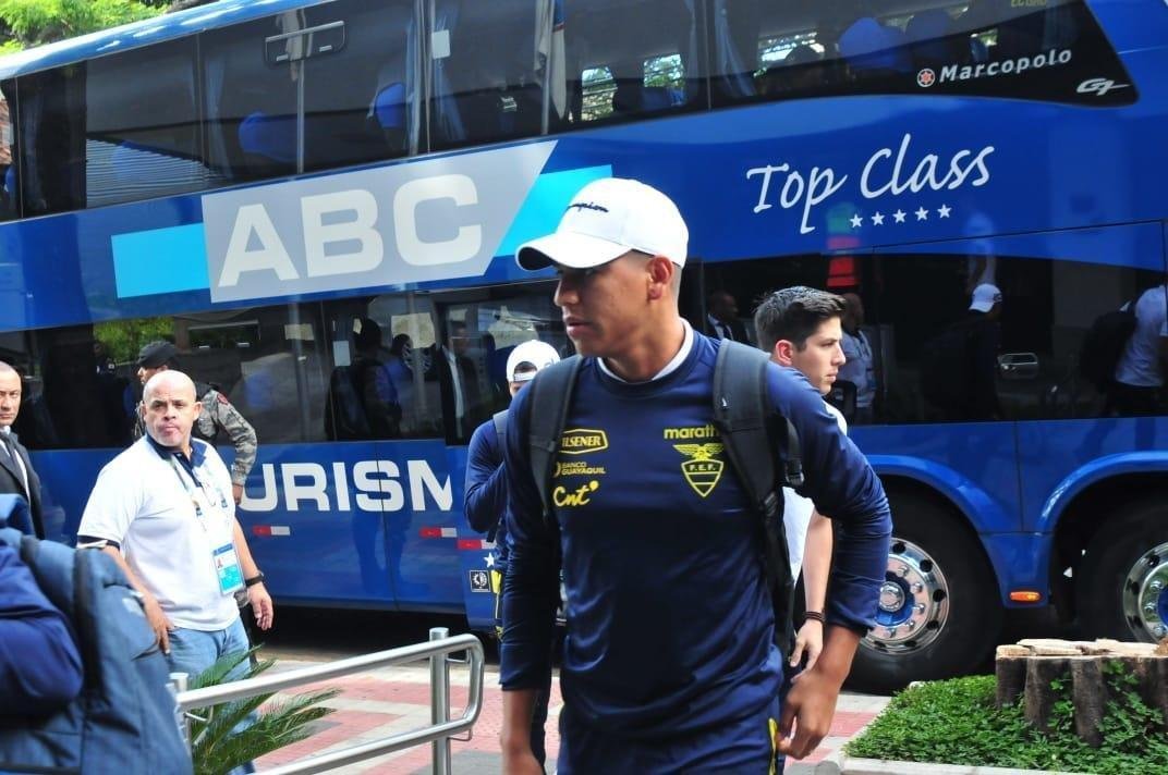 Delegao do Equador desembarcou nesta tera-feira em Belo Horizonte, onde estrear na Copa Amrica