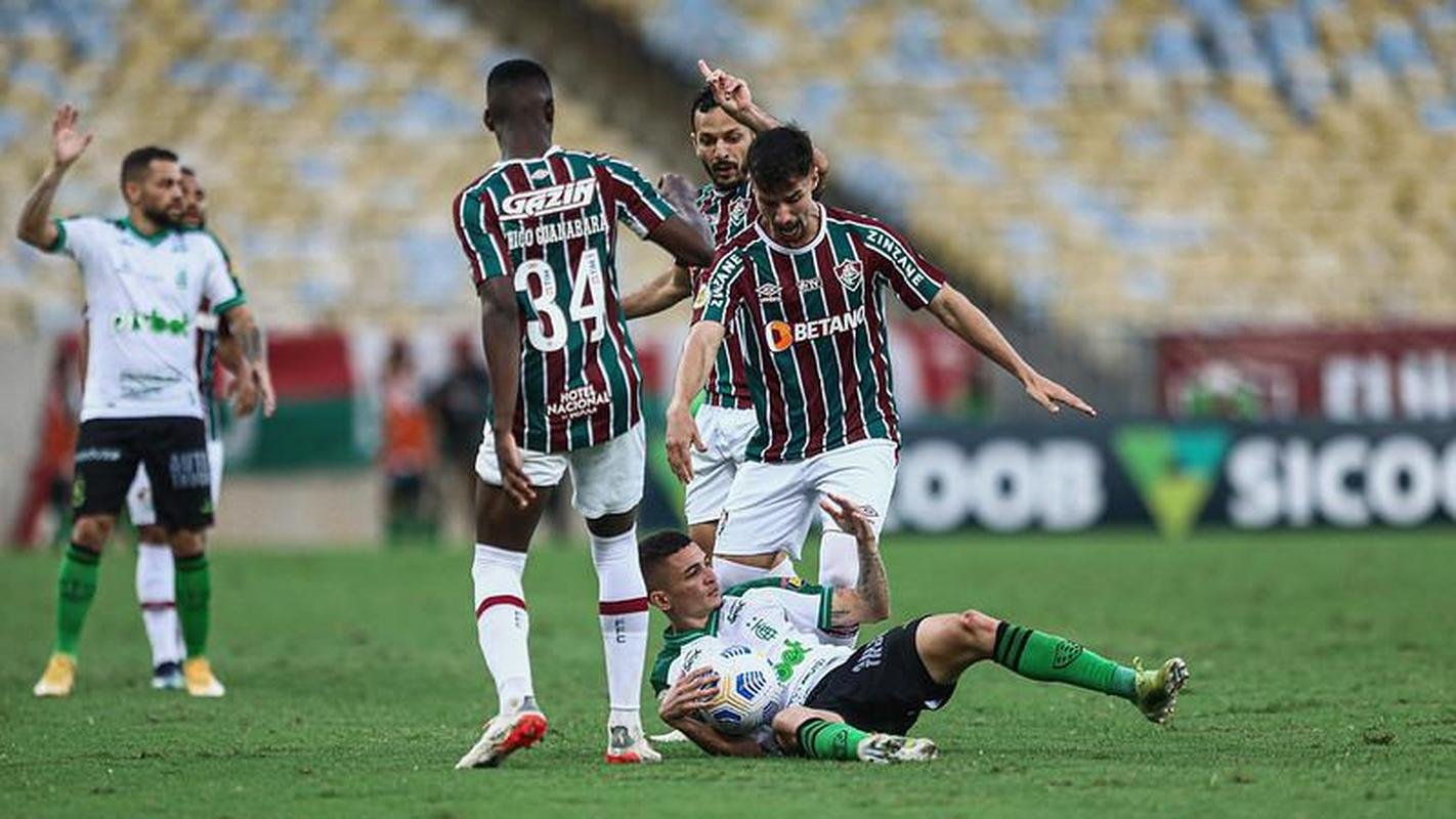 Fotos da vitria do Fluminense sobre o Amrica, no Maracan, no Rio de Janeiro, pela 34 rodada do Campeonato Brasileiro