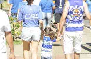 Torcedores do Cruzeiro compareceram em grande nmero ao Mineiro na semifinal contra o Tupi