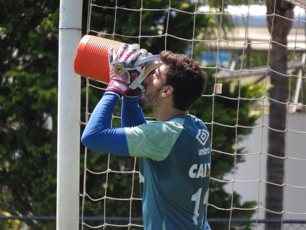 Fotos do treino do Cruzeiro nesta segunda-feira (02/04)
