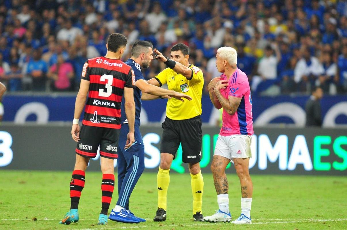 Em reencontro com a torcida aps o ttulo da Srie B, Cruzeiro enfrentou o Ituano no Mineiro, em Belo Horizonte, pela 33 rodada. Veja as melhores imagens!