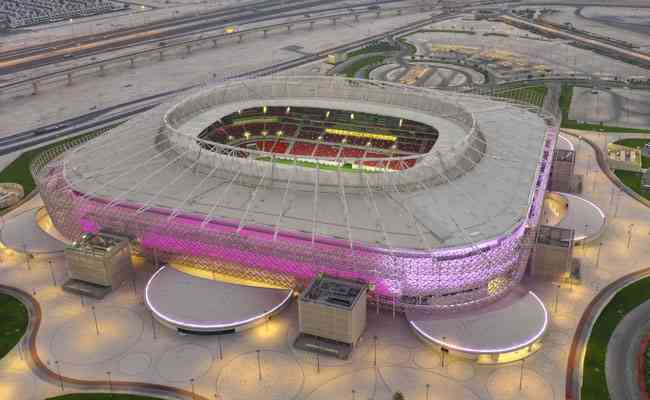 Estdio Ahmad Bin Ali tem capacidade para 40 mil torcedores e fica na cidade de Al Rayyan