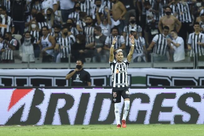 Fotos do gol de placa de Zaracho sobre o River Plate no Mineiro