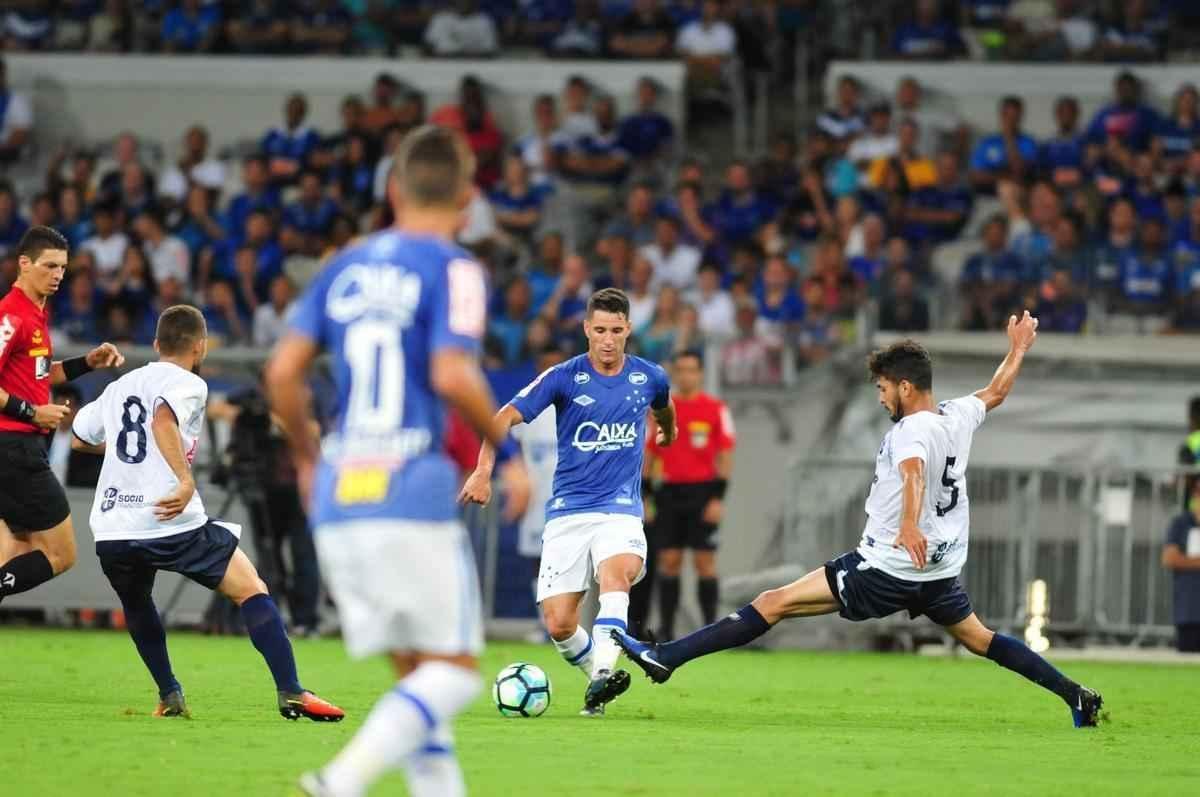 Imagens do jogo entre Cruzeiro e So Francisco-PA, pela Copa do Brasil, no Mineiro