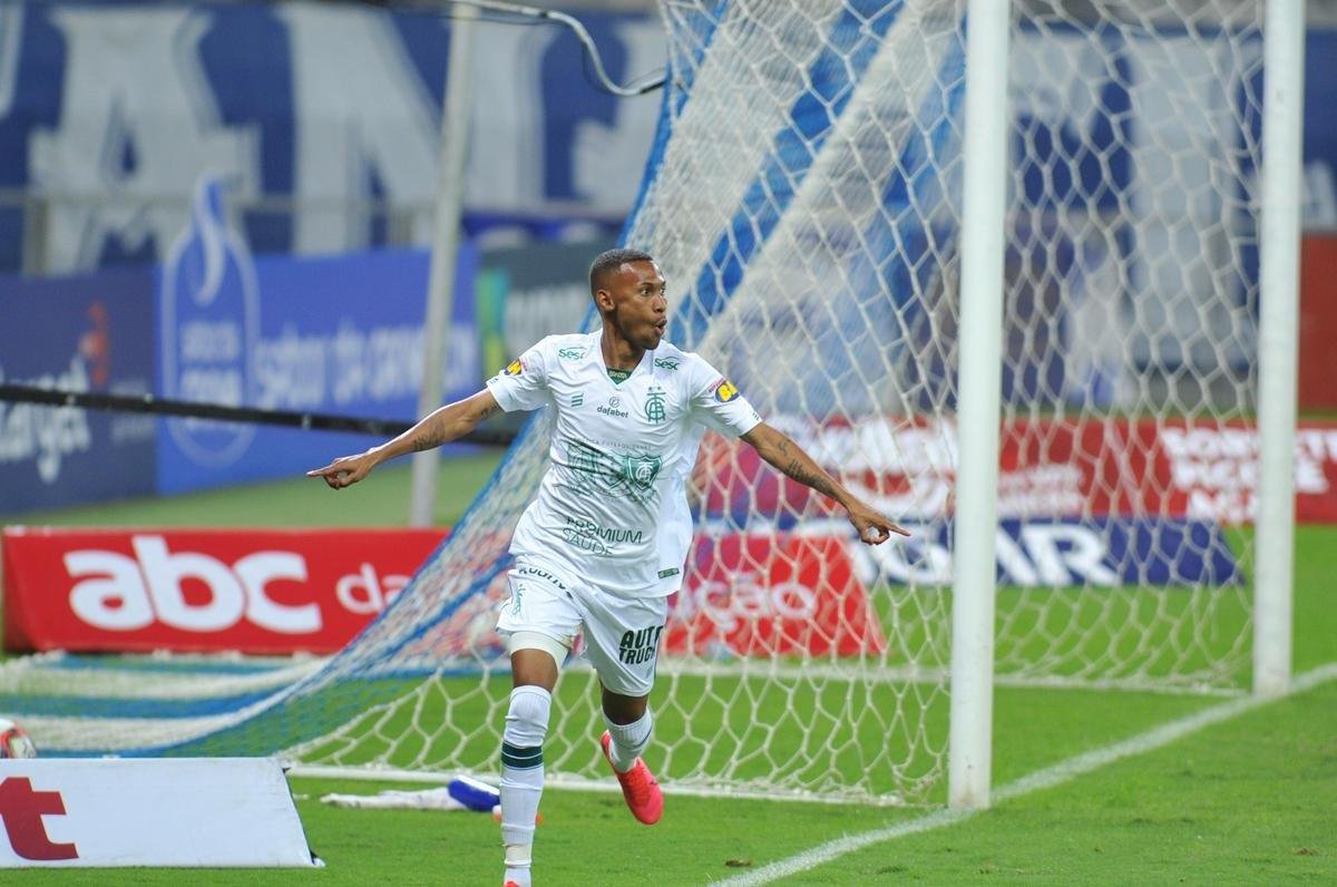Fotos do clssico de ida da semifinal do Campeonato Mineiro, entre Cruzeiro e Amrica, no Mineiro, em Belo Horizonte
