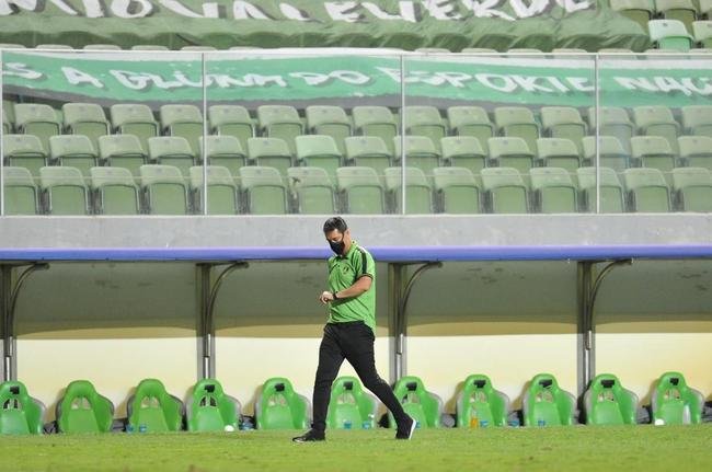 Fotos do jogo entre Amrica e Atltico-GO, no Independncia, em BH, pela 33 rodada do Campeonato Brasileiro de 2021