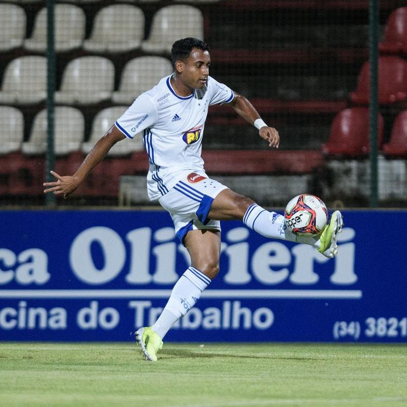 Cruzeiro venceu URT por 2 a 0, com gols de Manoel e Marcinho, e chegou a quatro pontos no Campeonato Mineiro