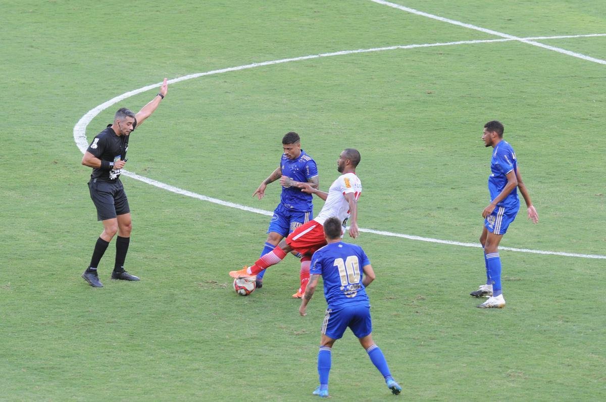 Fotos do empate por 0 a 0 entre Cruzeiro e Tombense, no Mineiro, em Belo Horizonte, pela sexta rodada do Campeonato Mineiro de 2021. Goleiro cruzeirense Fbio pegou um pnalti cobrado por Paulinho Dias e evitou o revs.