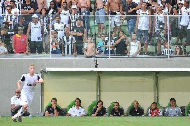 Imagens do primeiro tempo do clssico entre Amrica e Atltico, no Independncia