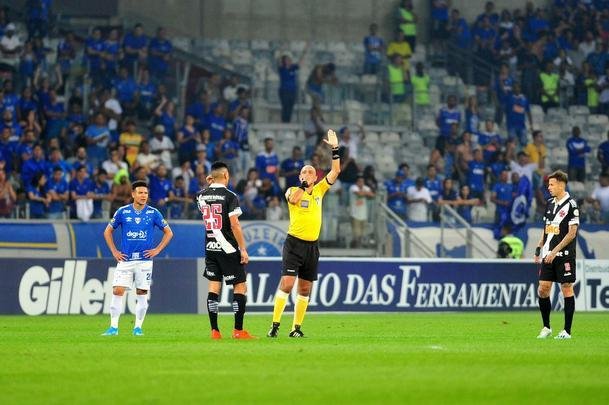 Cruzeiro e Vasco se enfrentaram no Mineiro, pela 17 rodada do Campeonato Brasileiro