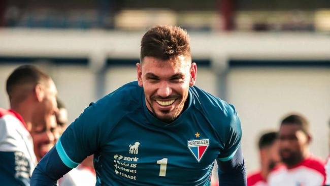 Joo Ricardo: Goleiro de 34 anos. Est no Fortaleza desde 2023